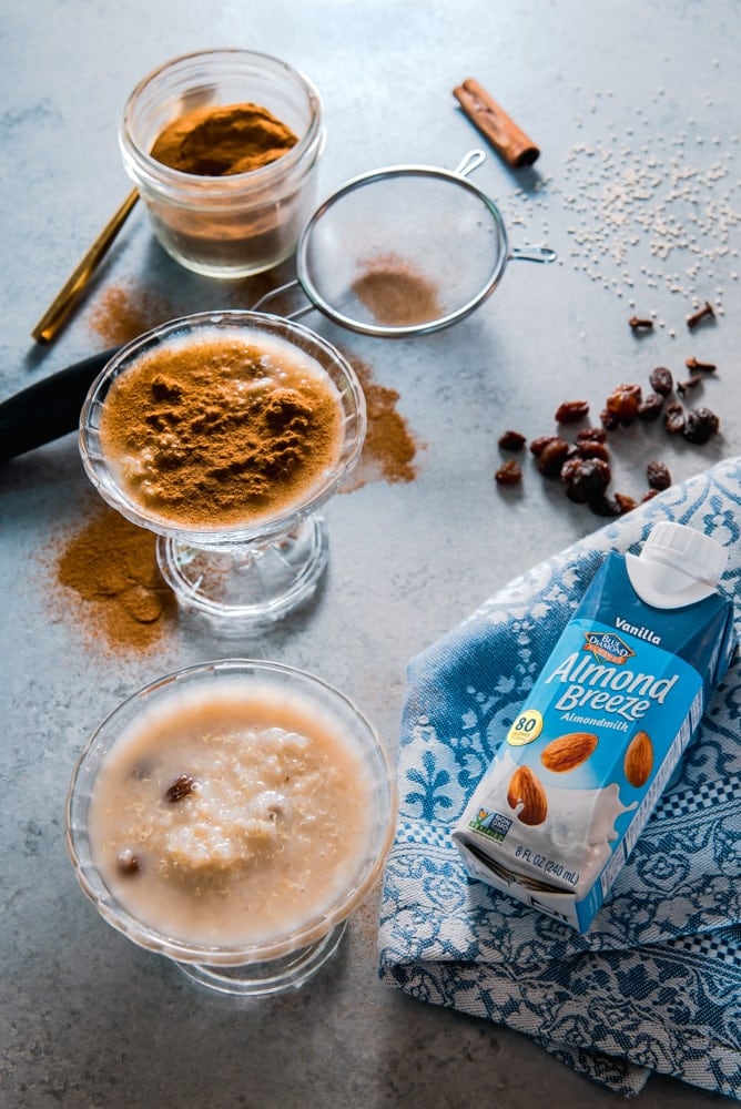 Pudding de quinoa con leche de almendra.